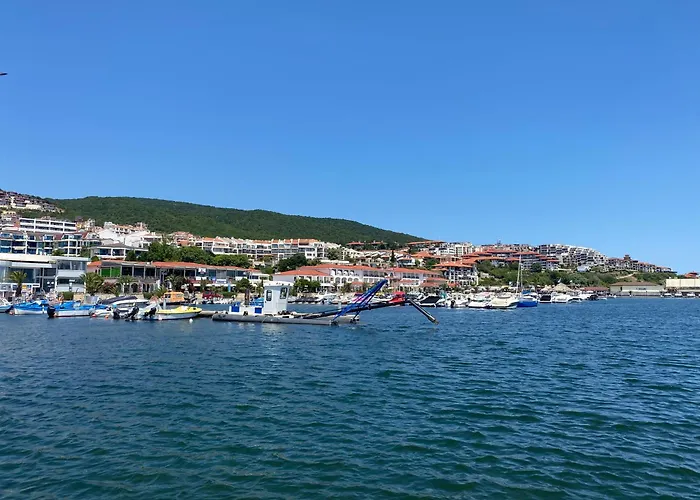 Garden Of Eden B3-2 Private One Bedroom *