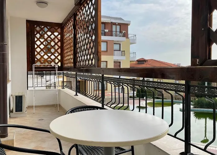 Апартамент Garden Of Eden B3-2 Private One Bedroom Свети Влас
